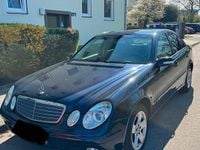 Gebraucht Mercedes E220 150 PS (110 kW) 2002 Blau Limousine