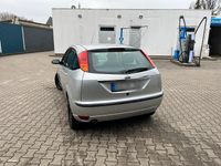 Gebraucht Ford Focus 115 PS (84 kW) 2002 Silber Limousine
