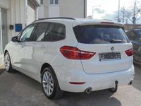 gebraucht BMW 218 Aut Advantage 7-Sitz Navi LED