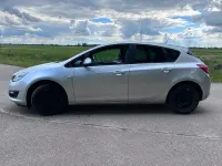 Gebraucht Opel Astra Edition 120 PS (88 kW) 2015 Silber Limousine