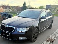Usado Skoda Superb Exclusive 143 HP (105 kW) 2013 Preto Carrinha