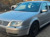 Second-hand VW Bora 131 CP (96 kW) 2001 Argintiu Berlinǎ