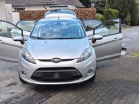 Gebraucht Ford Fiesta Titanium 82 PS (60 kW) 2012 Silber Kleinwagen