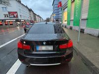 Gebraucht BMW 318 165 PS (121 kW) 2012 Schwarz Limousine