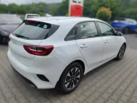 Gebraucht Kia Ceed 140 PS (102 kW) 2024 Weiß Kleinwagen