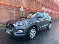 Gebraucht Hyundai Tucson 136 PS (100 kW) 2019 Grau SUV