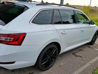 Gebraucht Skoda Superb 190 PS (139 kW) 2015 Weiß Kombi