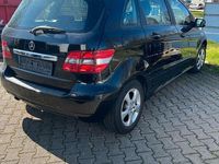 Gebraucht Mercedes B180 116 PS (85 kW) 2009 Schwarz Van / Kleinbus