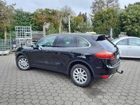 Second-hand Porsche Cayenne 245 CP (180 kW) 2012 Negru SUV