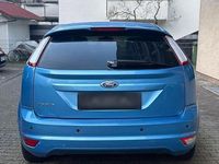 Usata Ford Focus 125 CV (91 kW) 2010 Blu Utilitaria
