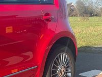 Gebraucht VW up! 68 PS (50 kW) 2014 Rot Kleinwagen