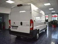 Gebraucht Peugeot Boxer 140 PS (102 kW) 2023 Weiss icy Van