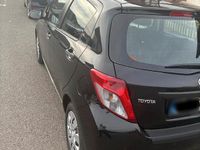 Gebraucht Toyota Yaris 69 PS (50 kW) 2012 Schwarz Kleinwagen