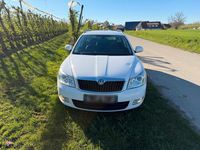 Gebraucht Skoda Octavia 140 PS (102 kW) 2012 Weiß Kombi