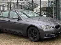 Gebraucht BMW 318 Sport Line 150 PS (110 kW) 2019 Grau Kombi