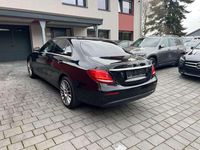 Gebraucht Mercedes E220 AMG 194 PS (142 kW) 2016 Schwarz  unilack Limousine
