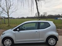 Gebraucht VW up! 60 PS (44 kW) 2015 Silber Kleinwagen