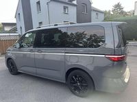 Second-hand VW Multivan Style 150 CP (110 kW) 2023 Gri Monovolum