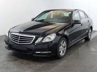 Gebraucht Mercedes E220 Avantgarde 170 PS (125 kW) 2012 Obsidianschwarz  me (metallic) Limousine