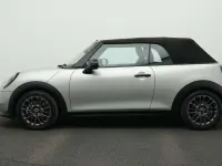 Gebraucht Mini Cooper Cabriolet Favoured 163 PS (119 kW) 2025 Grau Cabrio