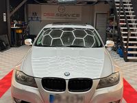 Gebraucht BMW 325 204 PS (150 kW) 2011 Silber Limousine