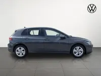 Gebraucht VW Golf VIII Life 131 PS (96 kW) 2023 Grau Limousine