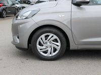 Gebraucht Hyundai i10 Select 67 PS (49 kW) 2021 Brass Kleinwagen