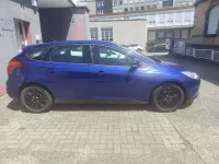 Gebraucht Ford Focus Trend 125 PS (91 kW) 2014 Indicblau metallic Kleinwagen