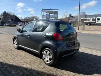 Gebraucht Toyota Aygo 68 PS (50 kW) 2005 Grau Kleinwagen