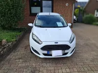 Gebraucht Ford Fiesta 60 PS (44 kW) 2013 Weiß Kleinwagen