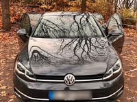 Gebraucht VW Golf Highline 125 PS (91 kW) 2018 Grau Limousine