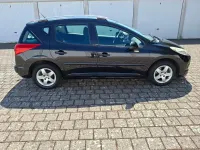 Gebraucht Peugeot 207 Premium 95 PS (69 kW) 2010 Schwarz Kombi