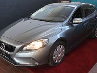 Gebraucht Volvo V40 Basis 120 PS (88 kW) 2016 Osmium grey metallic Kombi