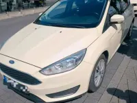 Używany Ford Focus 95 KM (69 kW) 2017 Żółty Sedan/Limuzyna