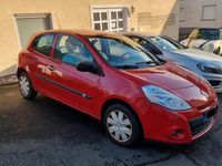 Gebraucht Renault Clio II 75 PS (55 kW) 2009 Rot Kleinwagen