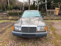Gebraucht Mercedes E230 132 PS (97 kW) 1989 Grau Limousine