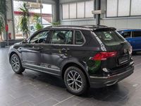 Gebraucht VW Tiguan Life 150 PS (110 kW) 2022 Schwarz SUV