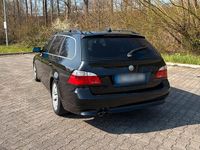 Gebraucht BMW 525 197 PS (144 kW) 2008 Schwarz Kombi