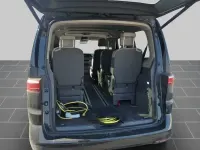 Gebraucht VW Multivan Basis 218 PS (160 kW) 2023 Schwarz Van / Kleinbus