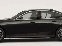 Gebraucht BMW 520 Sport Line 197 PS (144 kW) 2024 Saphirschwarz (metallic) Limousine