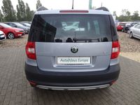 Gebraucht Skoda Yeti Active 105 PS (77 kW) 2012 Blau metallic SUV