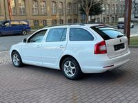 Gebraucht Skoda Octavia Elegance 105 PS (77 kW) 2012 Weiß Kombi