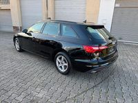 Gebraucht Audi A4 163 PS (119 kW) 2022 Schwarz Kombi