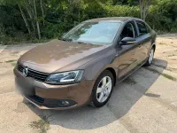 Gebraucht VW Jetta 122 PS (89 kW) 2013 Braun Limousine