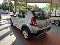 Gebraucht Dacia Sandero Stepway 84 PS (61 kW) 2012 Grau Kleinwagen