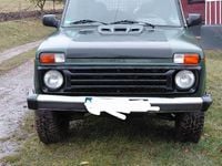 Second-hand Lada niva 110 CP (80 kW) 2010 Verde SUV