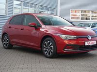 Gebraucht VW Golf VIII Active 150 PS (110 kW) 2021 Kings red metallic (metallic) Limousine