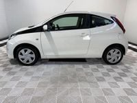 Gebraucht Toyota Aygo X-play 72 PS (52 kW) 2021 Weiß Kleinwagen