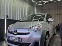 Gebraucht Toyota Verso-S Club 90 PS (66 kW) 2012 Silber Van / Kleinbus