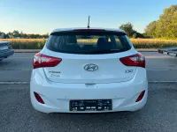 Gebraucht Hyundai i30 110 PS (80 kW) 2014 Weiß Limousine